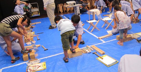伝統の建築技術でイスをつくろう！